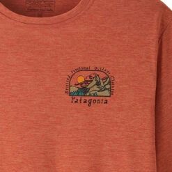 Patagonia Men's Capilene Cool Daily Graphic Shirt - Lands - Lost And Found: Quartz Coral X-Dye -Outdoor Apparel Patagonia SS23 LSCapCoolGraphicLandsLFCX 03