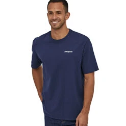 Patagonia Men's P-6 Logo Responsibili-Tee - Classic Navy -Outdoor Apparel SS23 Patagonia P6ResponsibiliTee CNY 01