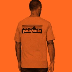 Patagonia Men's P-6 Logo Responsibili-Tee - Quartz Coral 9 Patagonia Men's P-6 Logo Responsibili-Tee - Quartz Coral -Outdoor Apparel SS23 Patagonia P6Tee QZCO 05