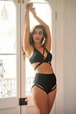 Amber Top Recycled Black -Outdoor Apparel lunalae tops amber top recycled black 17146809516166