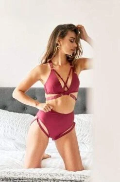 Amber Top Recycled Burgundy 10 Amber Top Recycled Burgundy -Outdoor Apparel lunalae tops amber top recycled burgundy 17146804994182